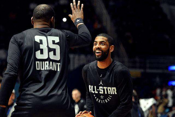 轻球队里 轻球队里