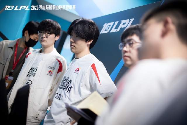 当对手试图 当对手试图