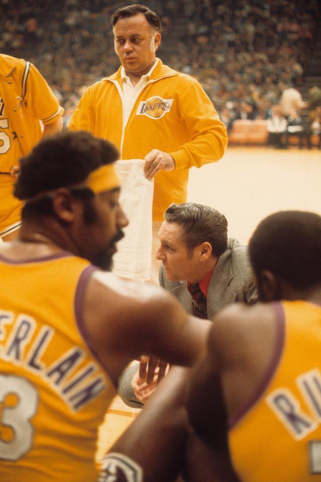 情限制了他 情限制了他